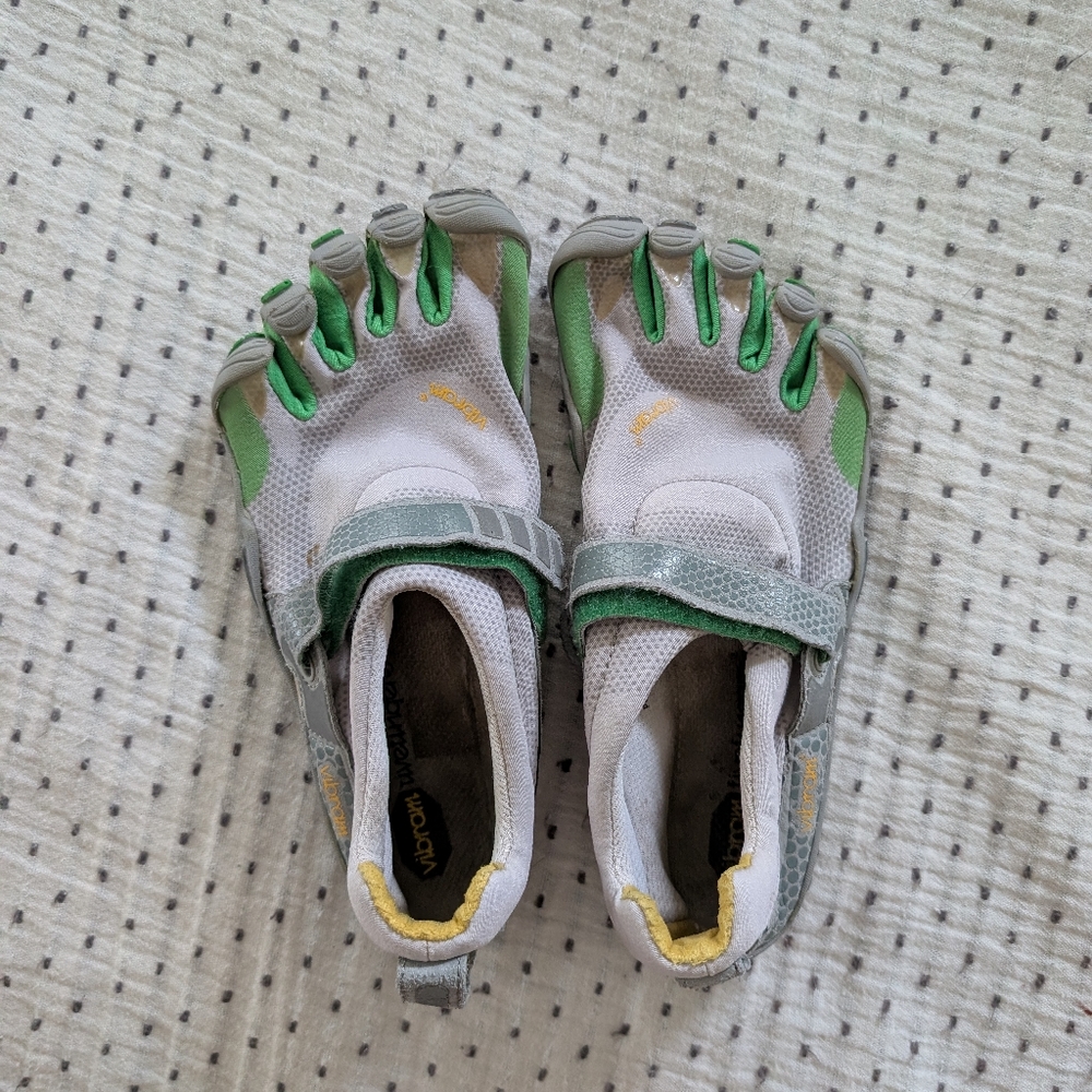 Vibram Women's Fivefingers Minimalist Athletic Shoes